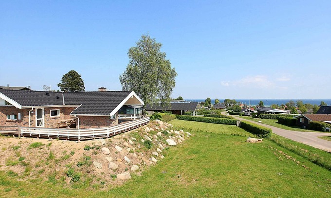 Hejlsminde Strand House | Panoramic Retreat in Hejlsminde - By Traum Ferienwohnungen