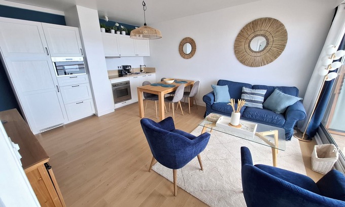 Agon-Coutainville Apartment | PANORAMIC SEA VIEW MAGNIFICENT BRIGHT COMFORTABLE 3* APARTMENT BEAUTIFUL TERRACE