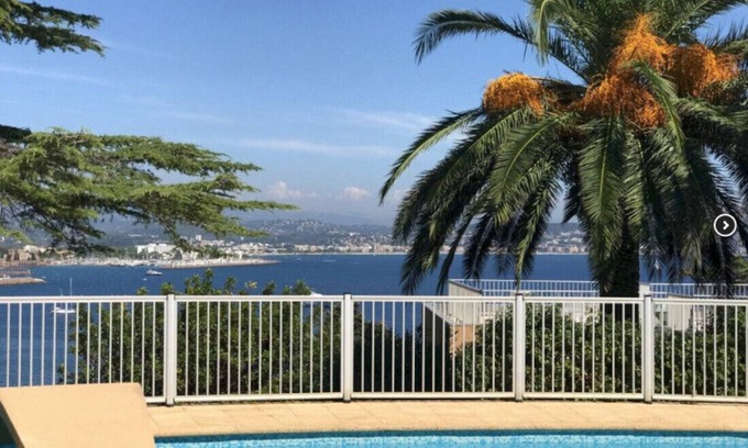 Theoule-sur-Mer Apartment | Panoramic sea views, residence with pool, 5 mins walk to beach & village centre