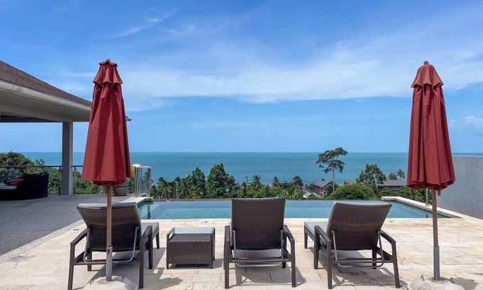 Maret Villa | Panoramic Sea View & Balinese Pool