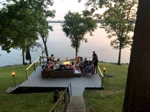 Cadiz House | Panoramic Sunset View Waterfront Firepit