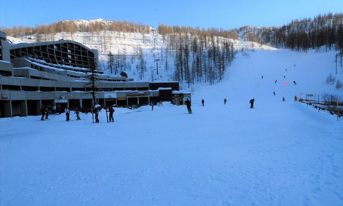 Cervinia Apartment | Panoramic two-room apartment with terraces in Cervinia. Facing the ski slopes. Wifi included.