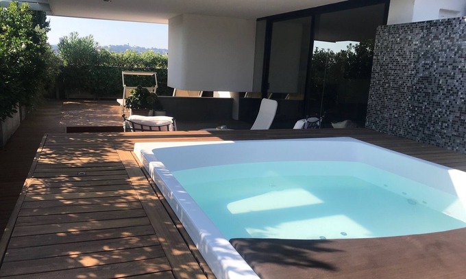 Florence Apartment | Panoramic View of Florence from Penthouse Jacuzzi 7 Mins Walk From Centre