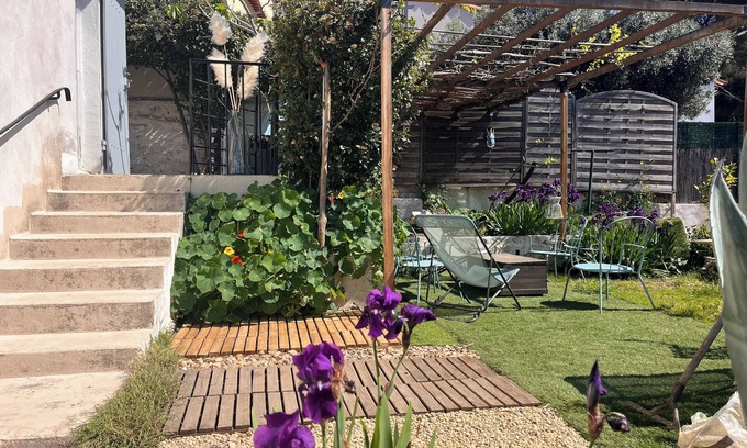Saint-Loup House | Panoramic view of Marseille and sunset, calm, nature and garden