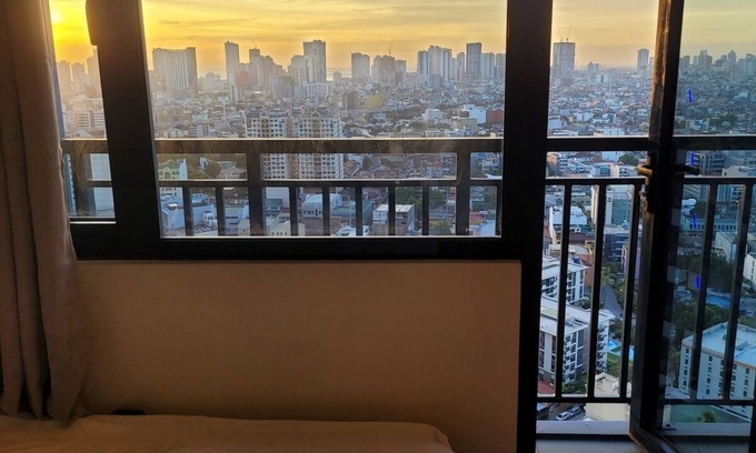 Salcedo Village Condo | Panoramic View w/Balcony Near Airport & Sky Way - 4