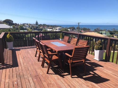 Bridport House | Panoramic Views on Walter