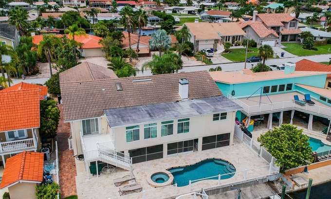Gulf Harbors House | Panoramic Waterfront Home. Boat/Kayak dream! Minutes to Gulf of Mexico