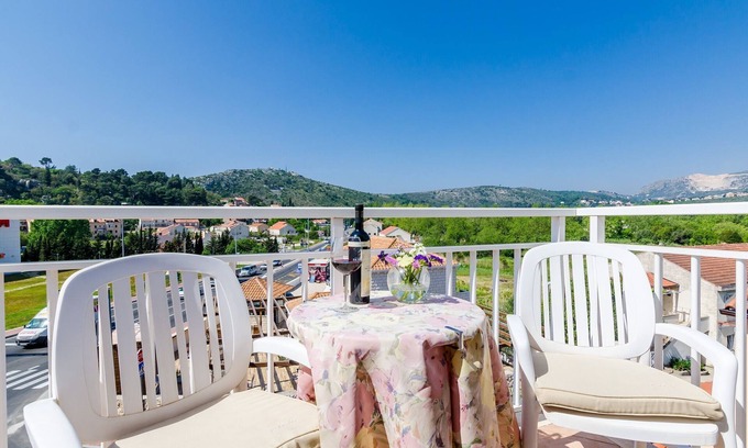 Srebreno Apartment | Pansion Srebreno - Double or Twin Room with Balcony and City View 3