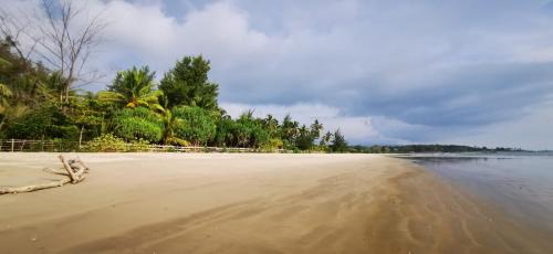 Java House | Pantai Camara Homestay