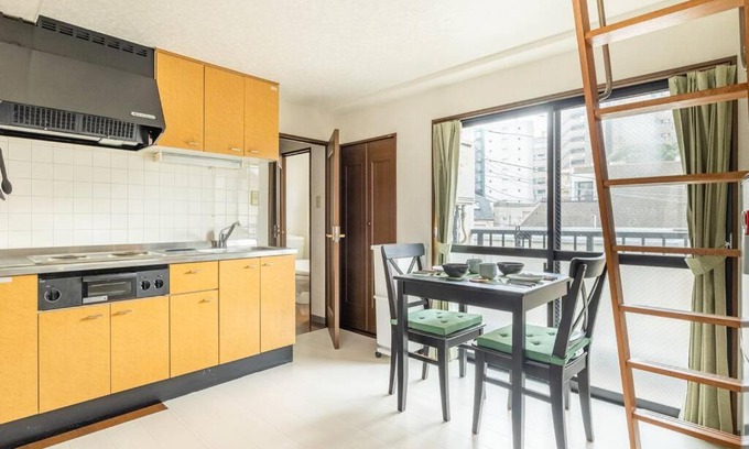 Nishi-Shinjuku Apartment | PAPA301