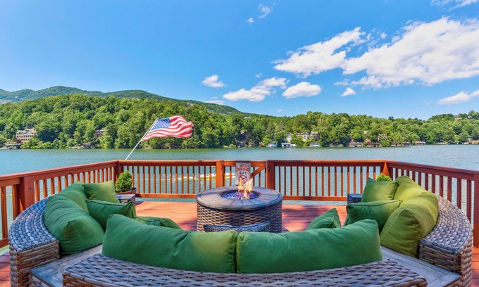 Lake Lure House | Papas Haus on Lake Lure - 3BR 3BA Lakefront, Decks Galore - Fire Pit