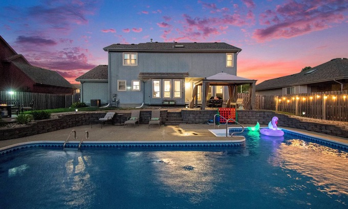 Papillion House | Papillion Heated Saltwater Pool House