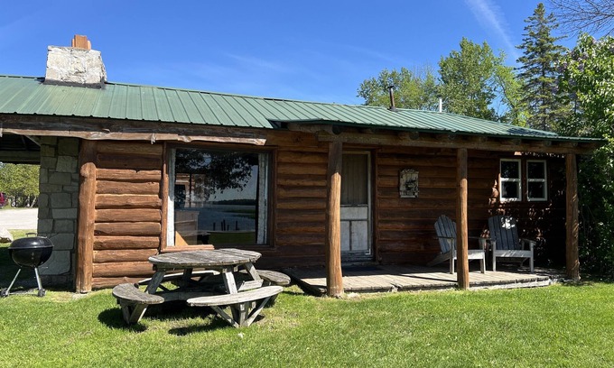Drummond Cabin | Papins Resort Cabin #1