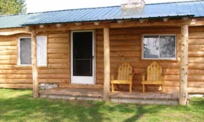 Drummond House | Papins Resort Cabin #2