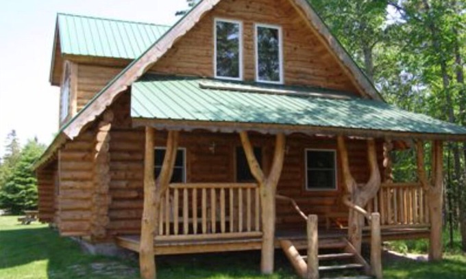 Drummond House | Papins Resort Cabin #7