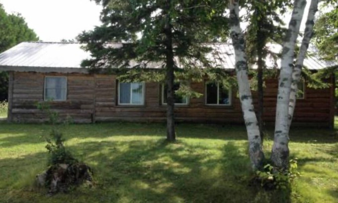 Drummond House | Papins Resort Cabin #9