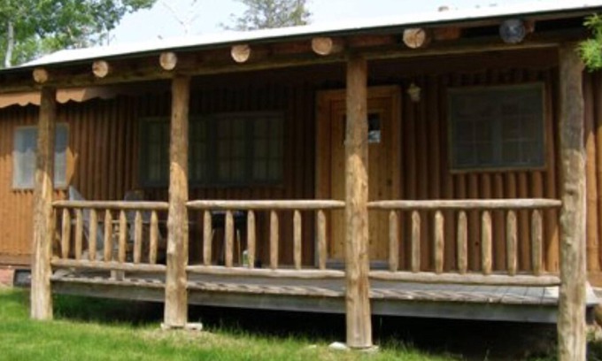 Drummond House | Papins Resort Crow Cabin