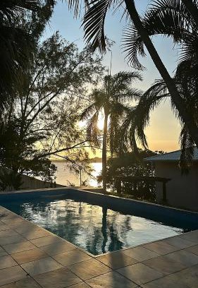 Marica House | Paraíso da Lagoa - Piscina, Deck e Conforto