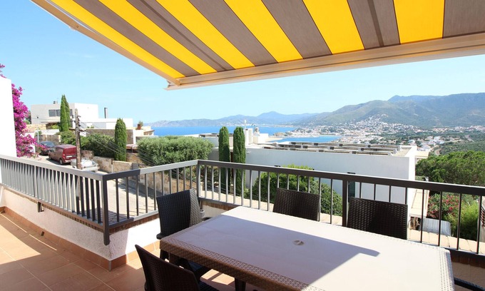 Llanca Apartment | PARADÍS II - Apartament con vistas panorámicas y piscina en Llançà