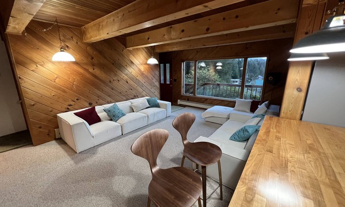 Sitka House | Paradis Cove Sitka * Ocean View from Every Room