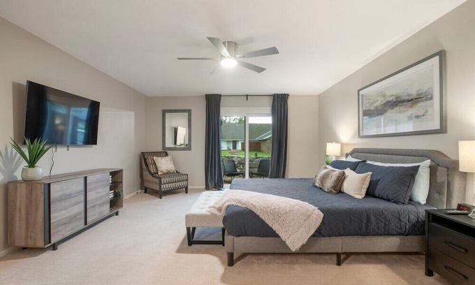 South Tulsa House | Paradise awaits. Southern Hills/ORU/River Spirit