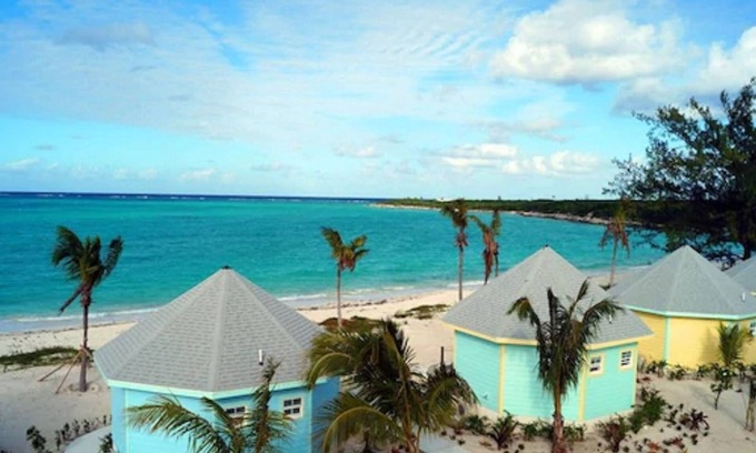 Rokers Point Hotel | Paradise Bay