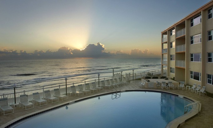Satellite Beach Condo | Paradise Beach Club by Happy Palm Stays