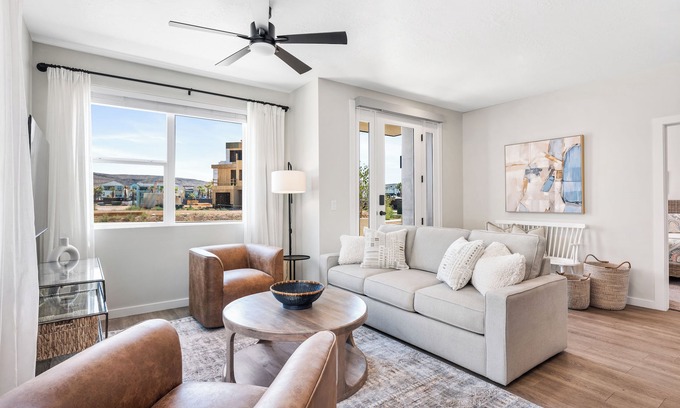 St. George Condo | Paradise Cove: Desert Color Lagoon + Beaches