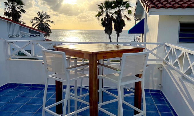 Sabana Westpunt House | Paradise for two on the Caribbean Sea.