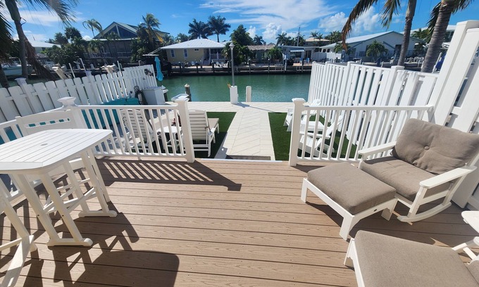 Key Colony Beach House | Paradise Found! Amazing 2/2 half duplex in KCB with Cabana Club & dockage