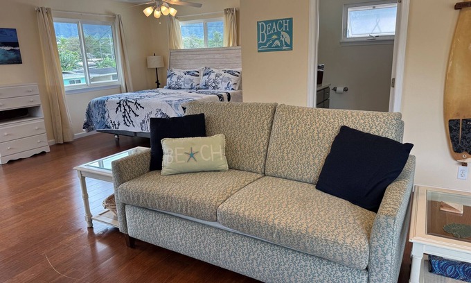 Kaneohe House | Paradise in Kaneohe: stocked studio near grocery