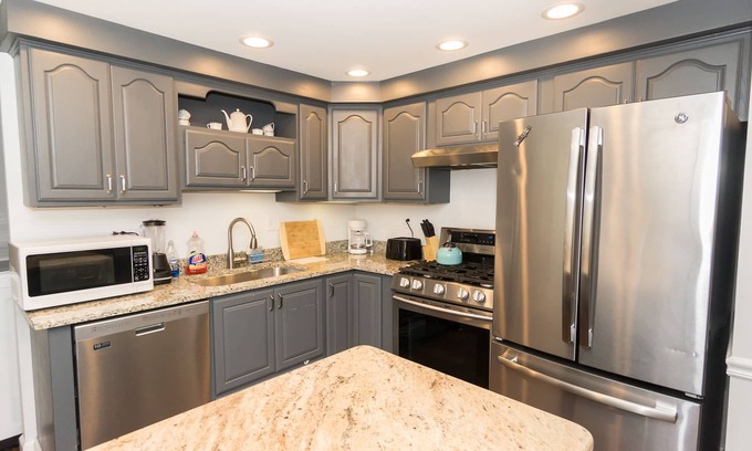 Fox Valley House | Paradise in Schaumburg