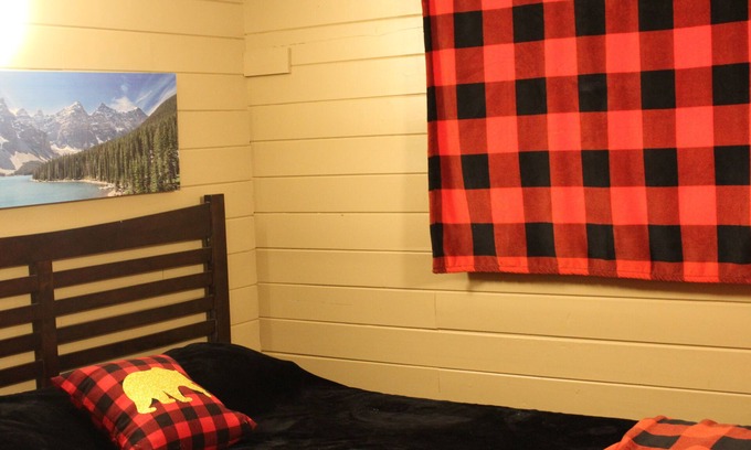 Sicamous Bed & Breakfast | Paradise is calling you.cabin in town close to the beach!