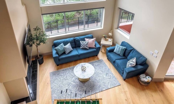 Okanagan-Similkameen Apartment | Paradise Lofts (THE MIAMI) - DT Front St - 1 block to beach