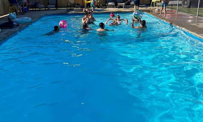 Sicamous Hotel | Paradise Motel