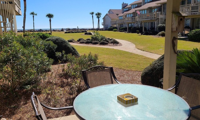 Saint Helena Island Condo | Paradise! Oceanview and minutes walk to pools, dining, and more!