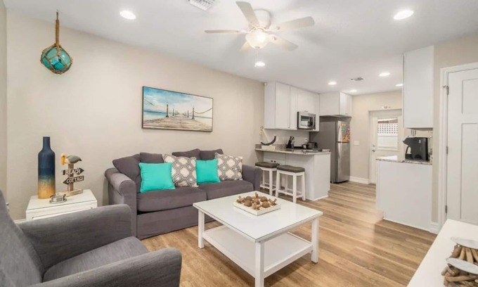 Tropic House | Paradise Palms Eco-Friendly 101 w/Private Patio