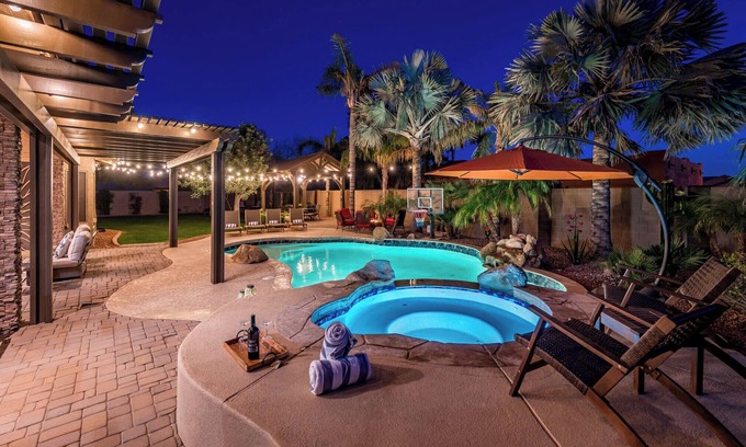 Deer Valley House | Paradise Palms! Spacious 6-bedroom house with 3 en-suites.