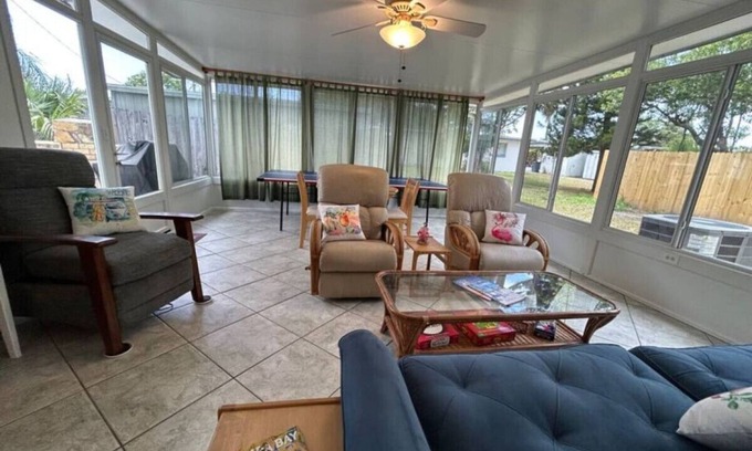 Largo House | Paradise Place, Pets/Ms. Pac Man