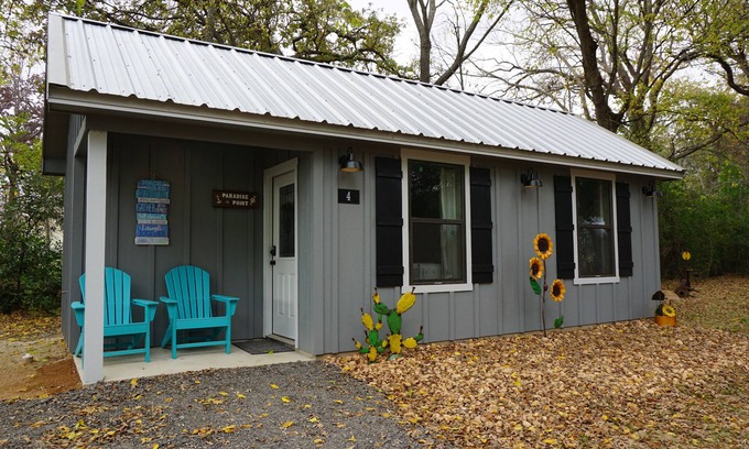 Caldwell Cottage | Paradise Point Cottage tucked in a shady relaxing setting.