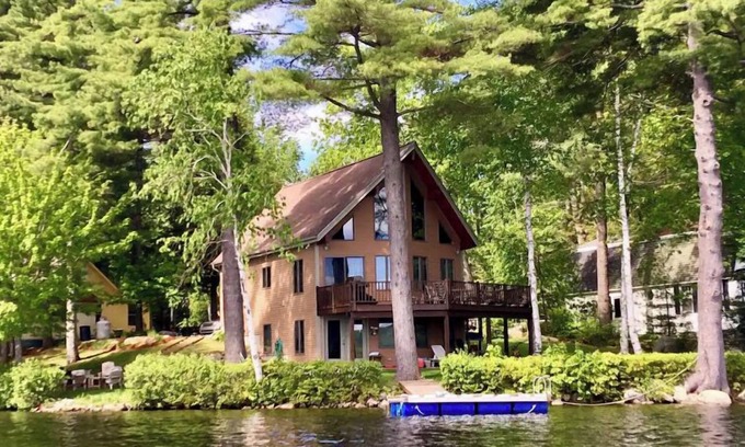 Raymond House | Paradise Point on Panther Pond