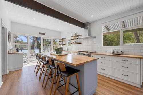 Jamieson House | Paradise Retreat Lakehouse - Jamieson - Sleeps 10