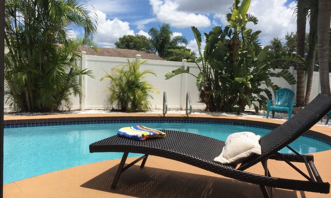 South Bradenton House | Paradise Retreat with HEATED POOL- Need We Say More