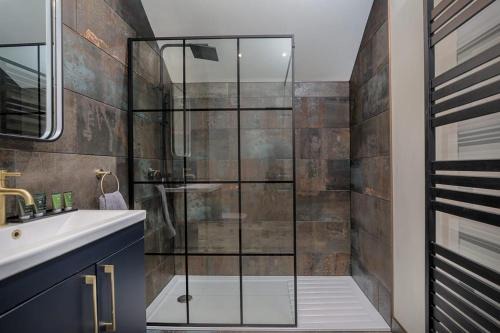 Sheffield City Centre Apartment | Paradise Square-Remodelled 18th Century Apartment