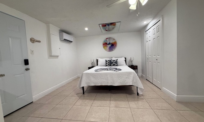 Regency Park Apartment | Paradise