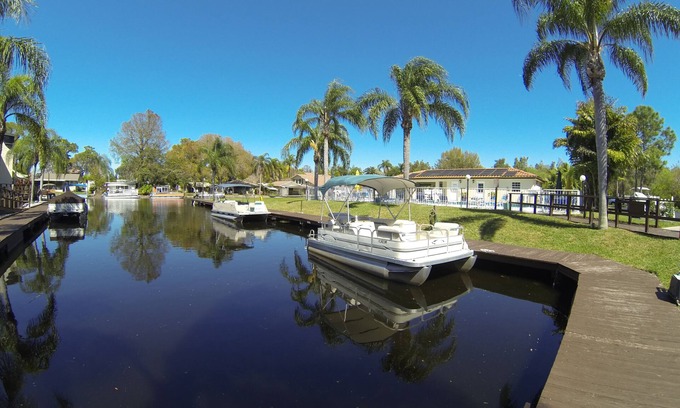 Palm Harbor Condo | "Paradise" Waterfront Condo with 19' Boat