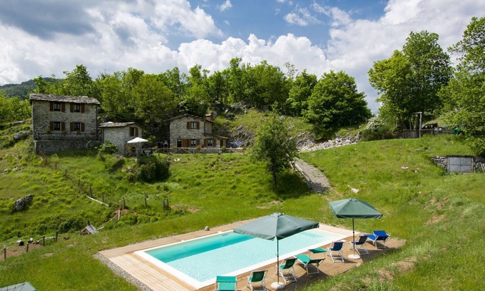 Fabbriche di Vallico House | Paradiso I + II by Interhome
