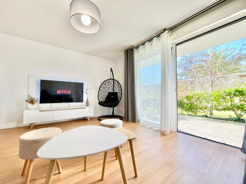 Lanester Apartment | ParcAppart 5 - Terrasse - Parking - Netflix