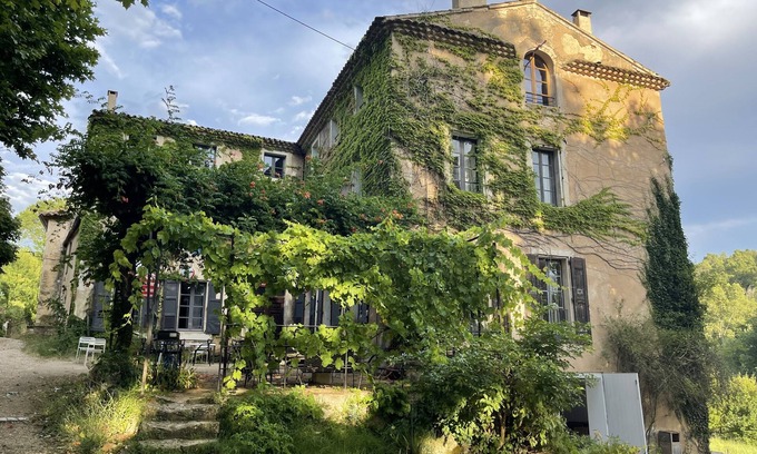 Rustrel Bed & Breakfast | Parenthèse En Luberon