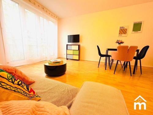 Charenton-le-Pont Apartment | Paris Bercy with car park by Melvane